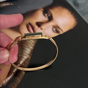 Vintage Avon 1978 Treasured Jade Stone Cuff Bangle Gold Tone